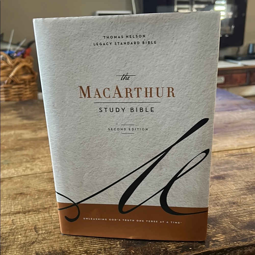 The MacArthur Study Bible 2nd Edition -Thomas Nelson Legacy Standard Edition